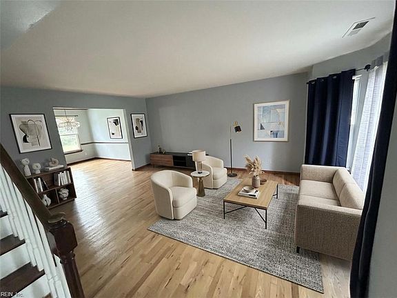 3rd image of 835 Kemp Meadow Dr