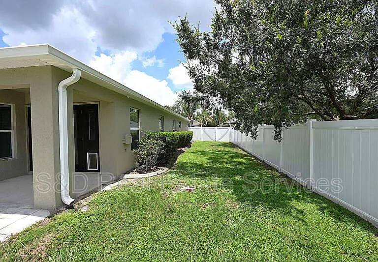 7147 Cedarcrest Blvd — Photo 40