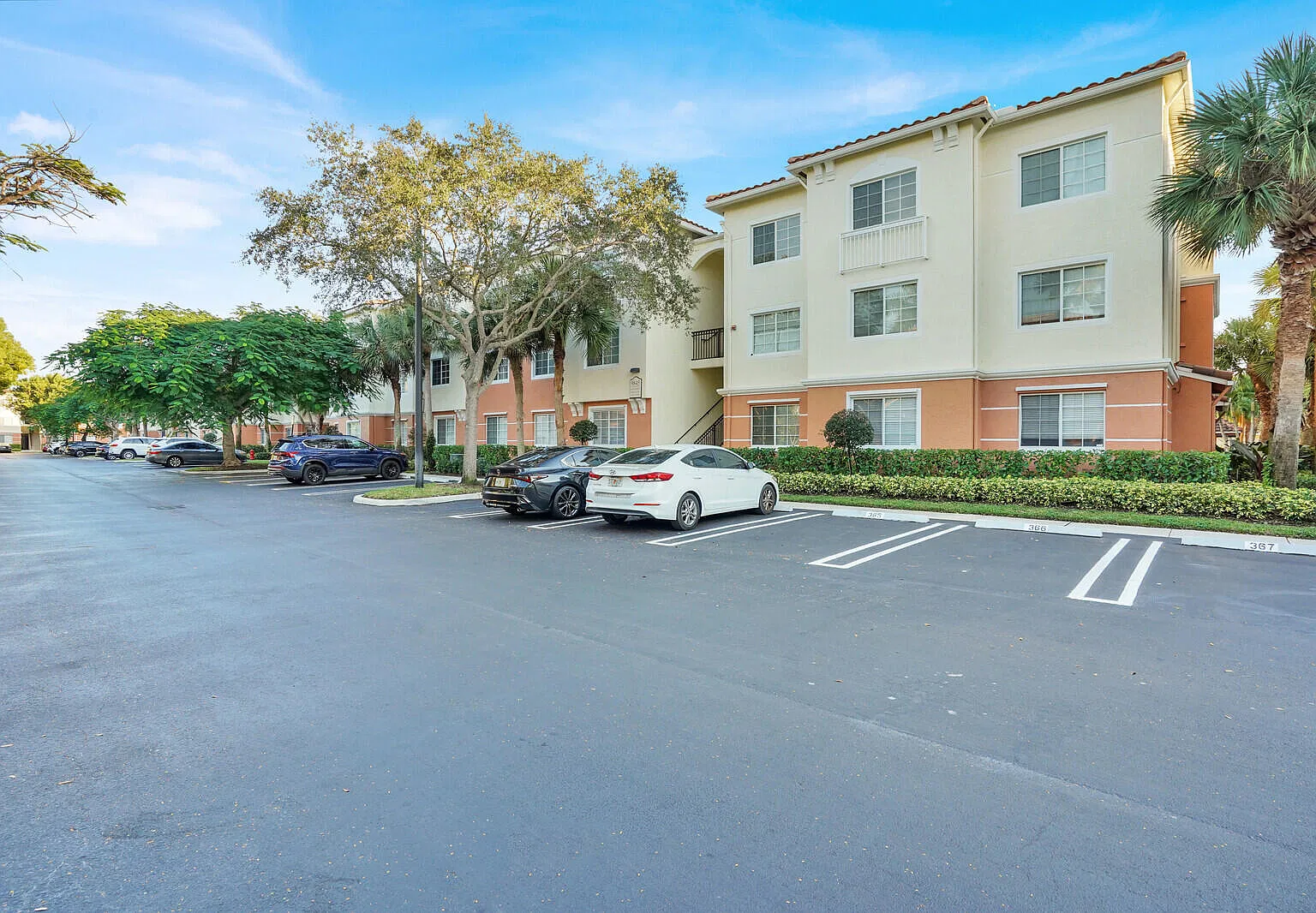 1 bed, 1.0 bath, 932 sqft, $1,850 — Photo 4