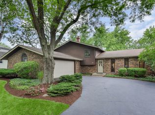 65 Redstart Rd, Naperville, IL 60565