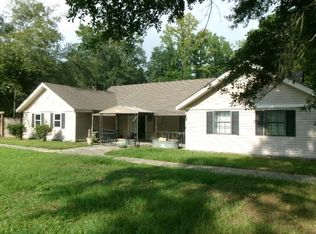 2302 Jackson Landing Rd, Picayune, MS 39466