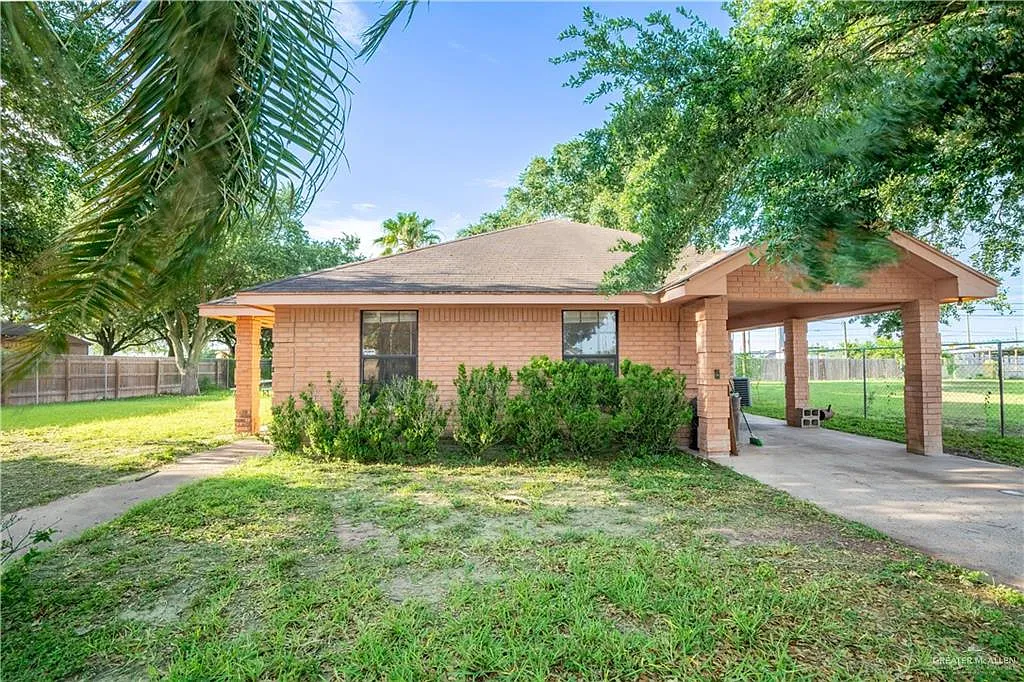3 bed, 2.0 bath, 1198 sqft, $1,600 — Photo 1