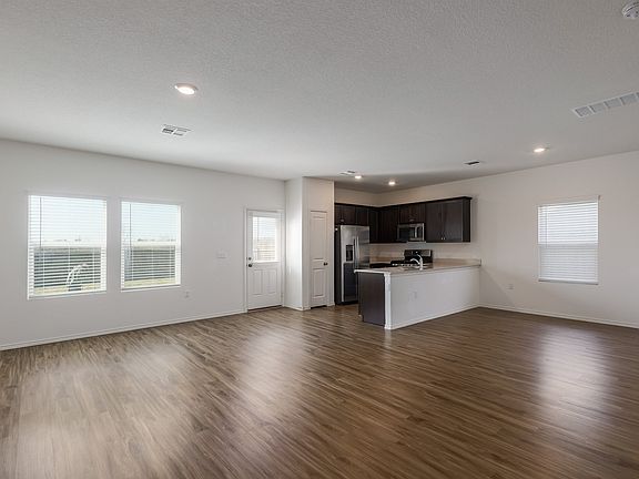 3rd image of 2513 Forgetmenot Ln