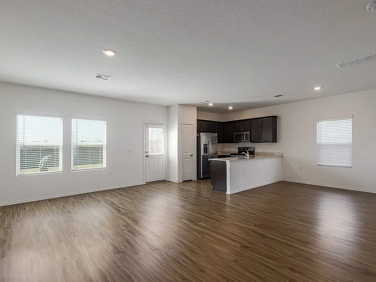 2513 Forgetmenot Ln — Photo 3