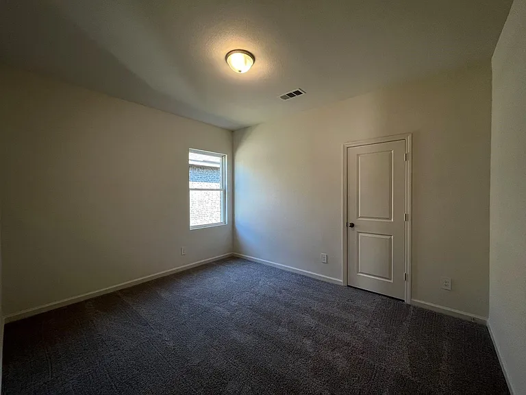 786 Yorkshire Dr — Photo 16