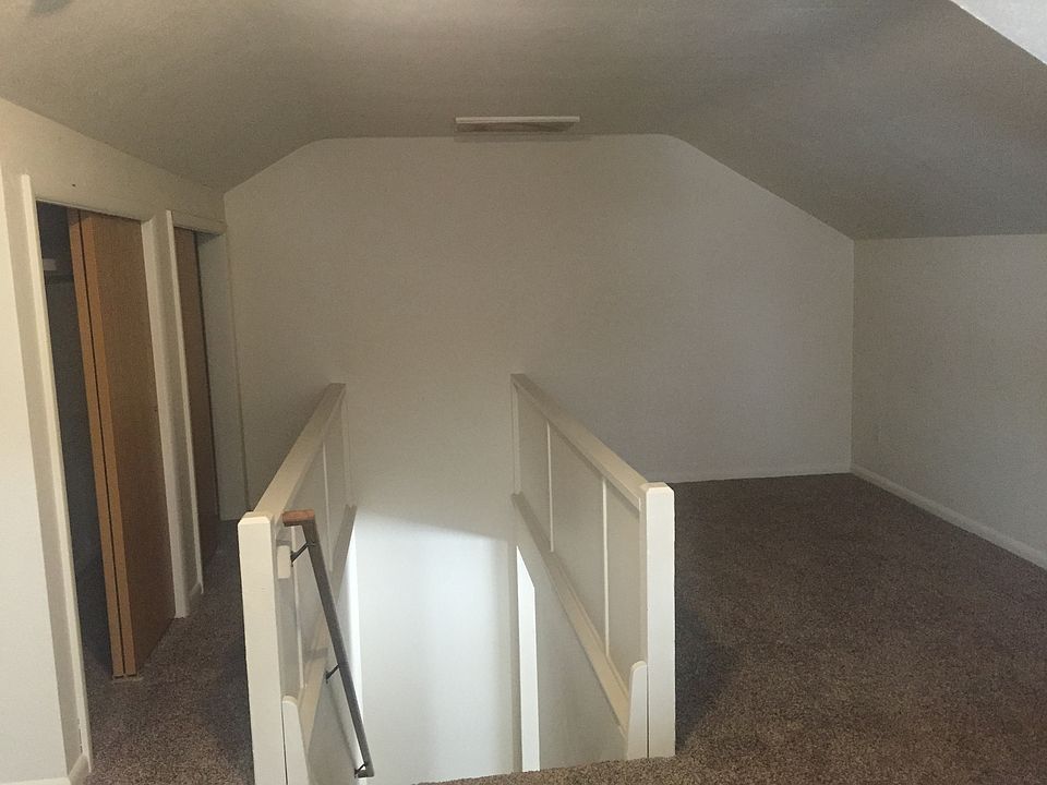 Upstairs bonus room