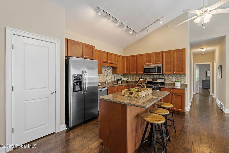 4th image of 289 Jefferson Street #22