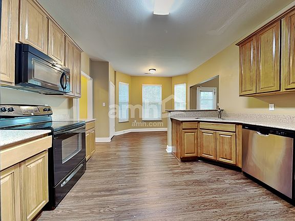 3rd image of 10904 Parkgate Ln