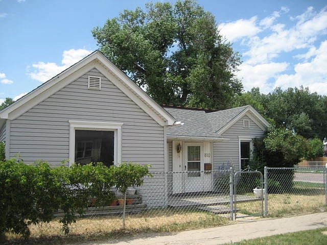 1st image of 800 2nd St