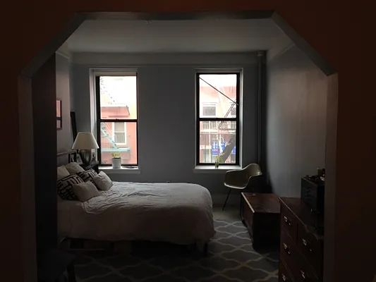 Rented by Moses Stoller, LREB | media 30