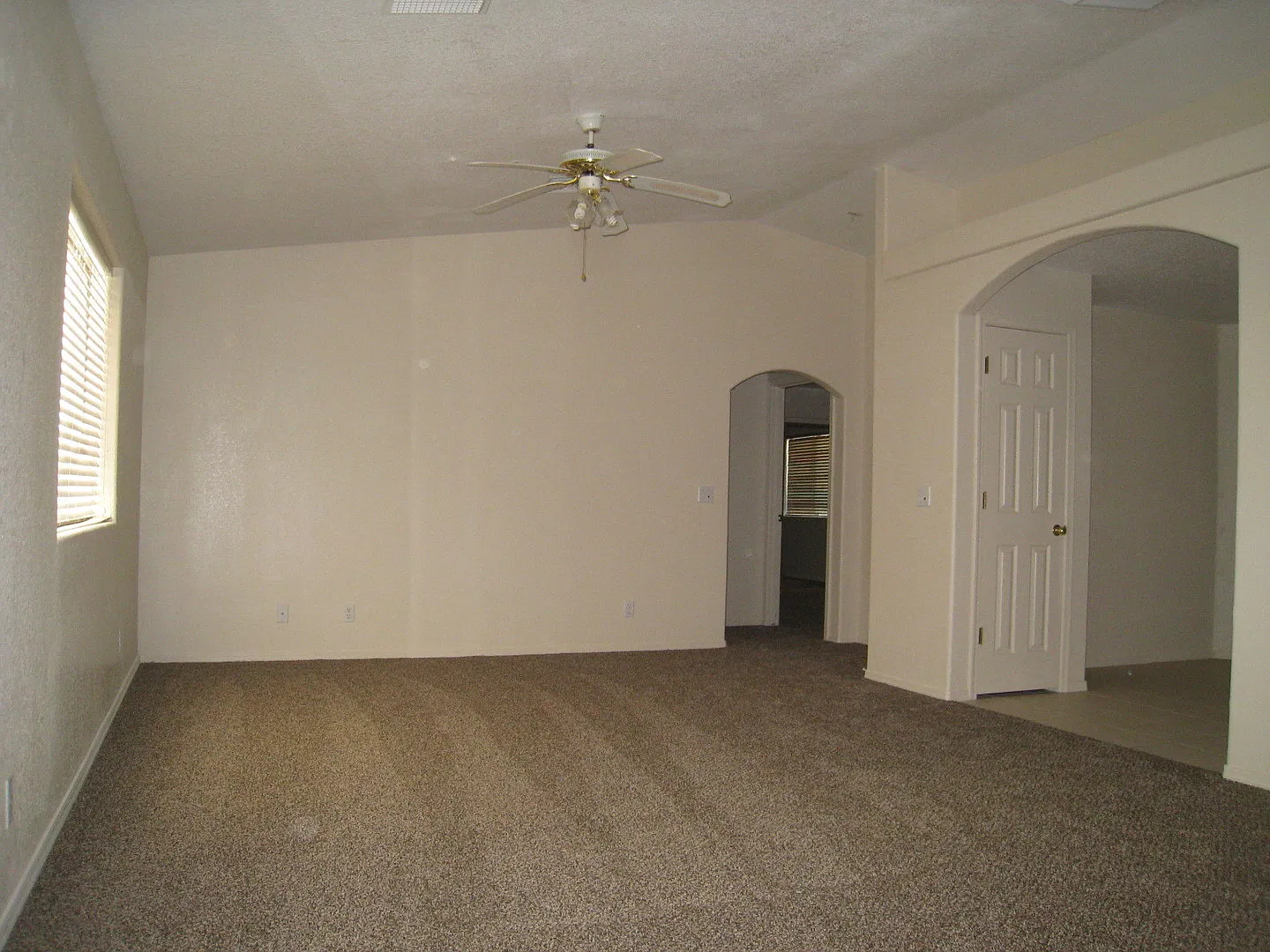 3 Bedroom - 2 Bath Home — Photo 3