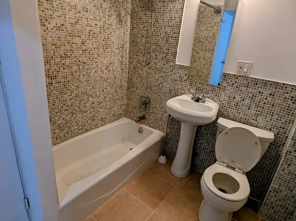112a Nassau Avenue image 1 of 7