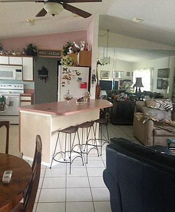 5th image of 292 NE Surfside Ave