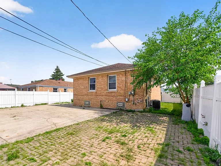 9228 Robinson Ave — Photo 19