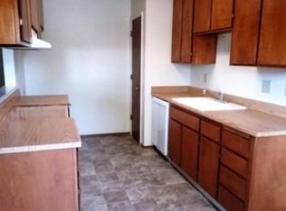 1016 S Hutchins St #1, Lodi, CA 95240