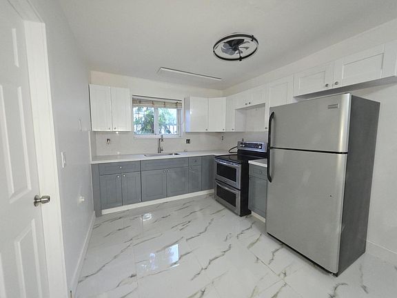 2nd image of 1442 SW 3rd Street