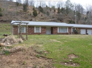 3656 Kellys Creek Rd, Charleston, WV 25312
