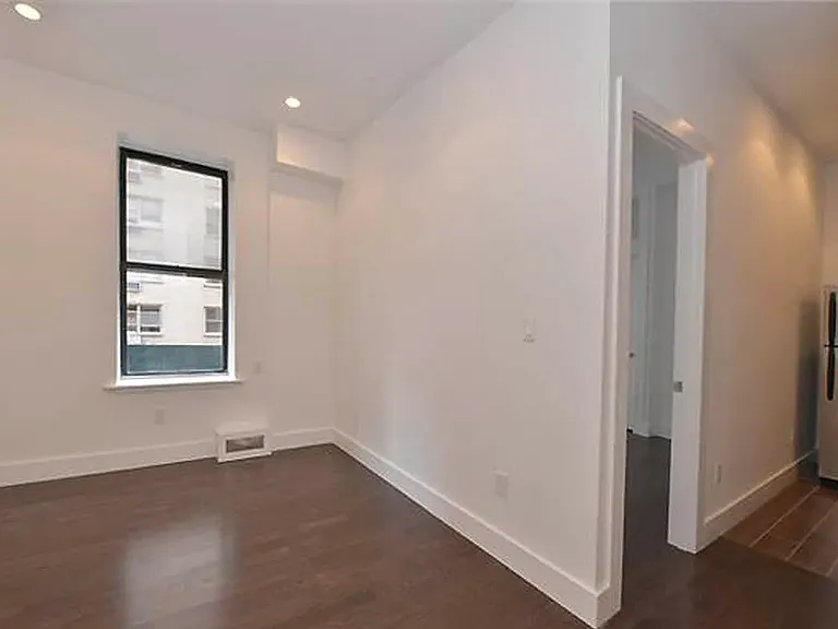 353 E 52nd St #1B — Photo 6
