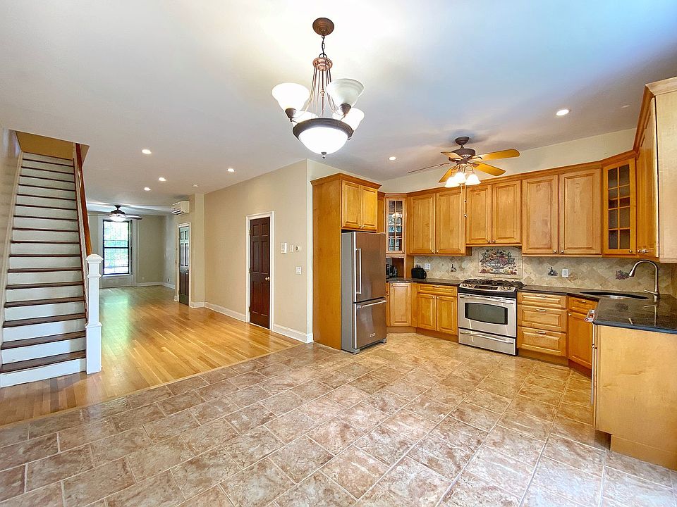 1st image of 576 10th St #1
