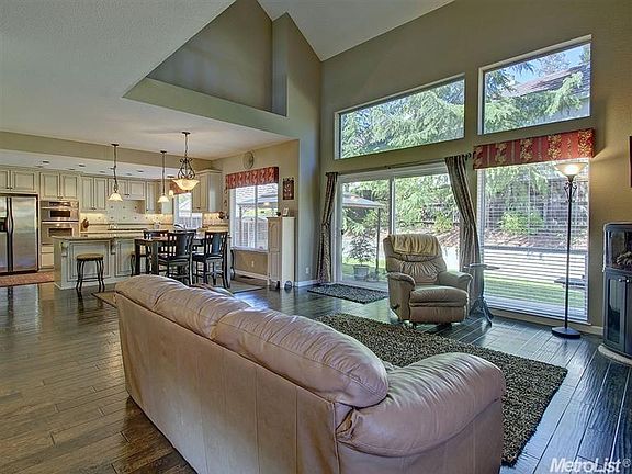 4th image of 1253 Heathcot Pl