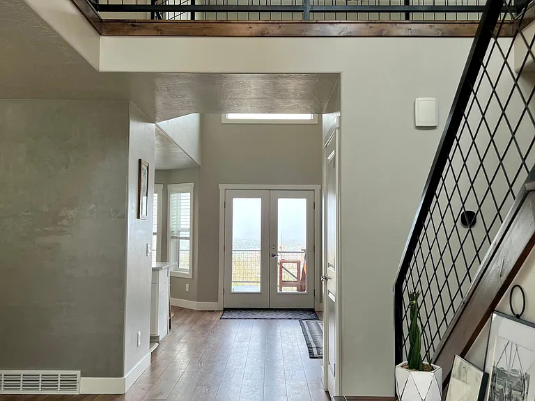 339 E Manti Dr — Photo 7