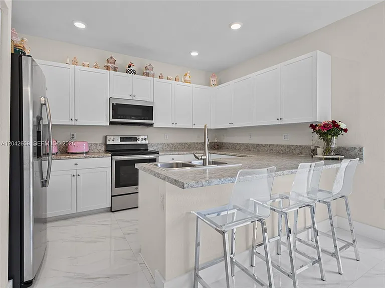 3347 W 106th Ter — Photo 2