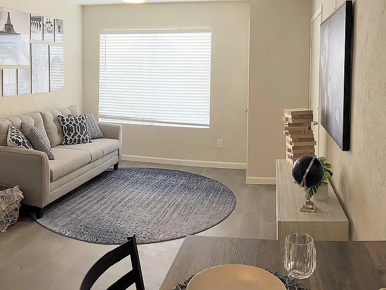 living_room_1_701695