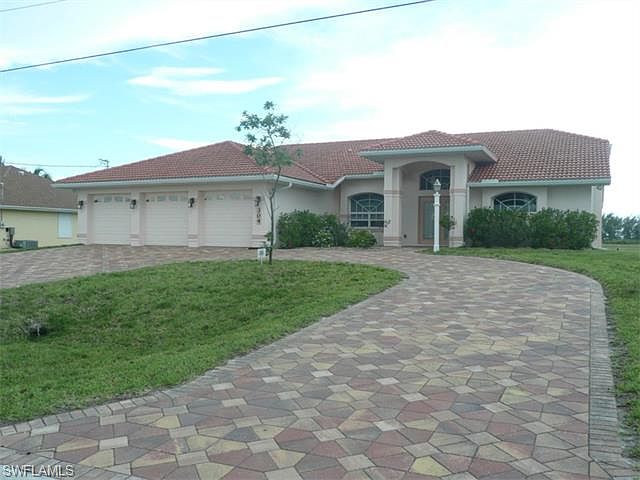 1st image of 304 NW 37th Pl