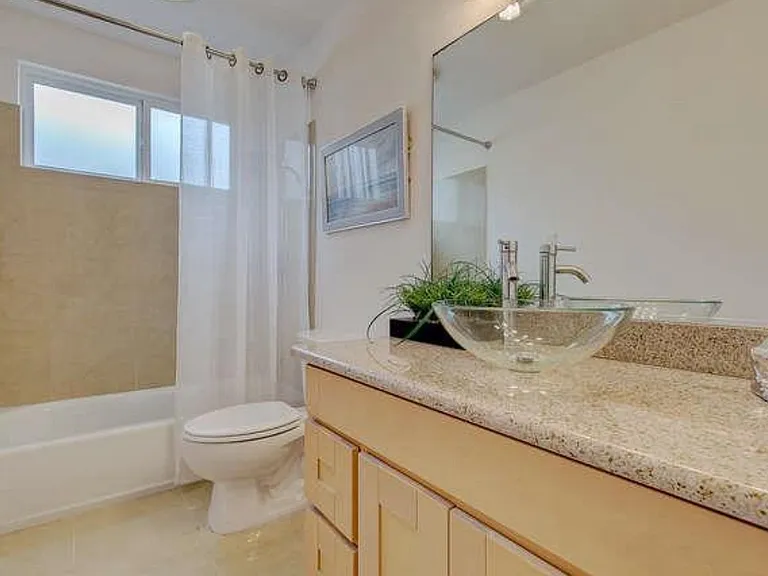 Coral Ridge Dr — Photo 17