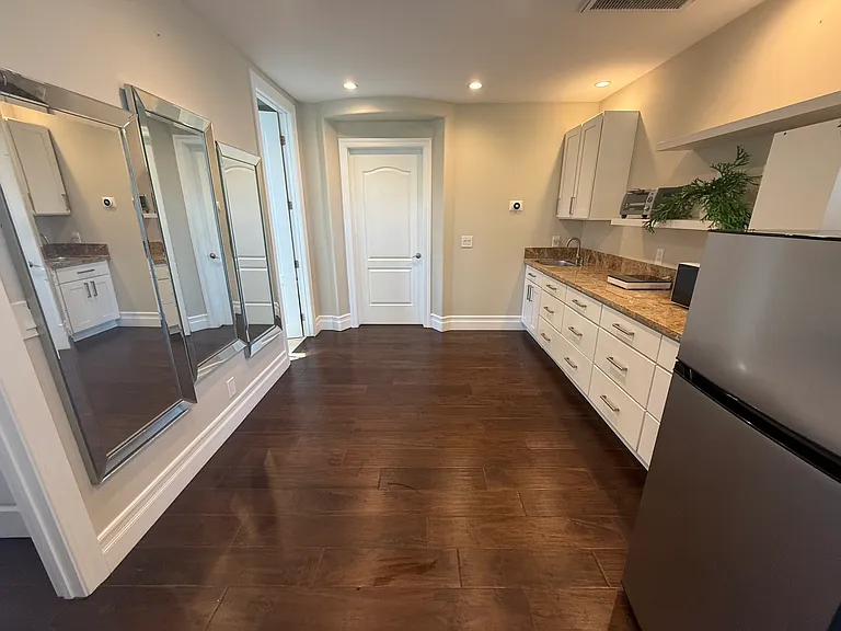 6 Willowbrook — Photo 17