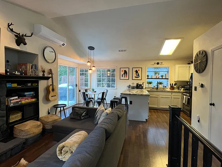 704 Golden Dr — Photo 3