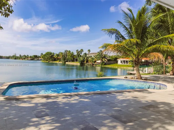 2255 NE 207th St, North Miami Beach, FL 33180