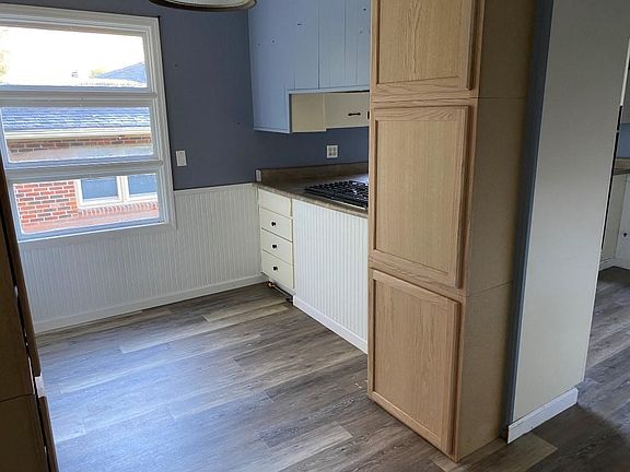 5th image of 410 Lincoln Ave