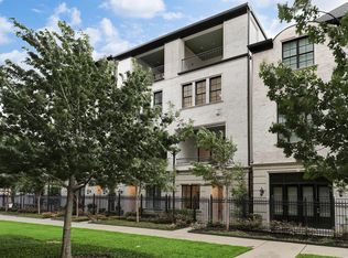 1324 Wood Hollow Dr, Houston, TX 77057