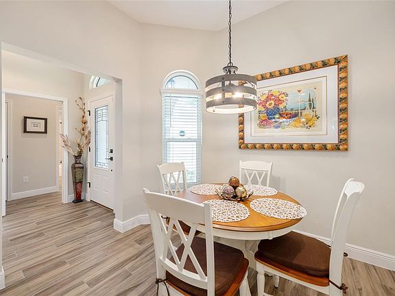 5th image of 595 Randall Rd