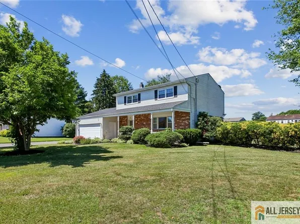 56 Whitehall Rd, Hamilton, NJ 08690