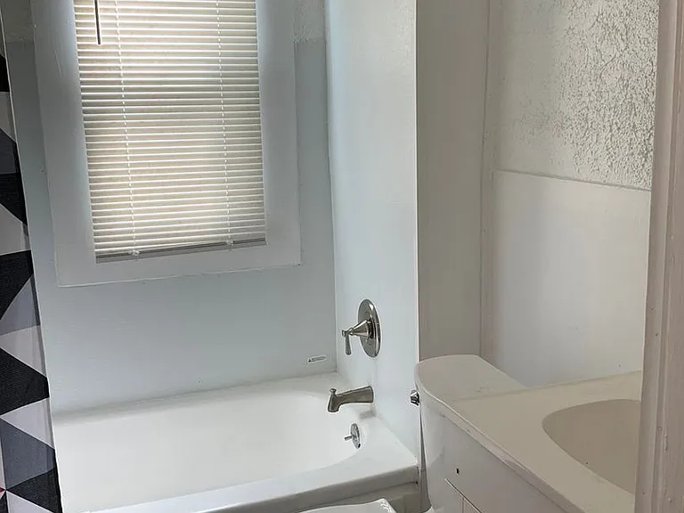 5700 Luther Ave — Photo 25