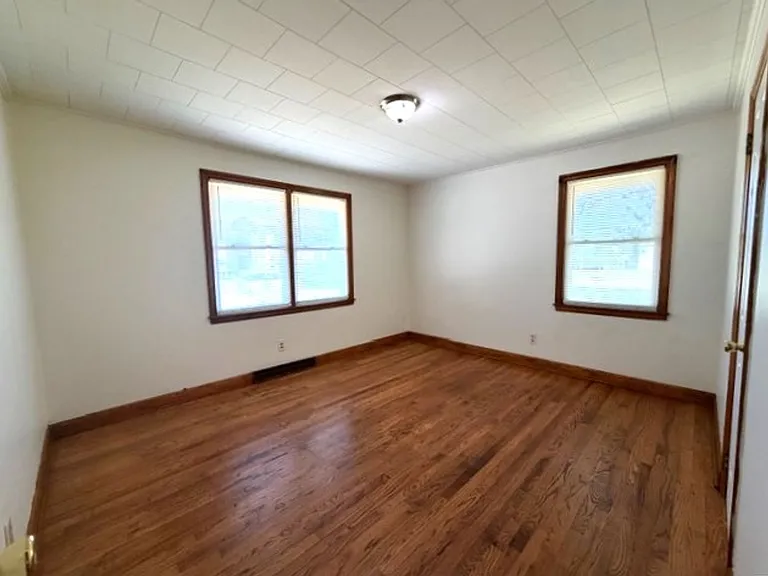 929 E Haggard Ave — Photo 6