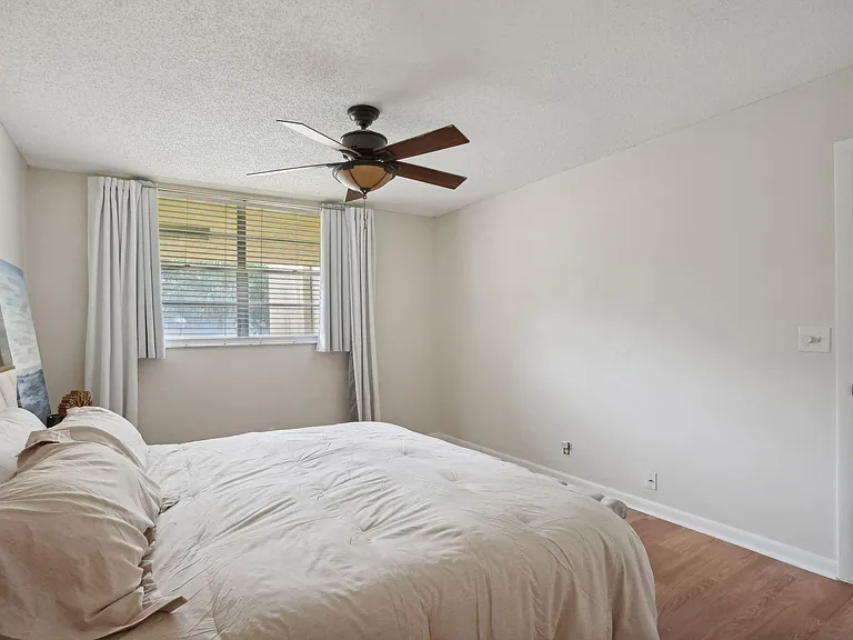 2825 SW 22nd Ave #201 — Photo 17