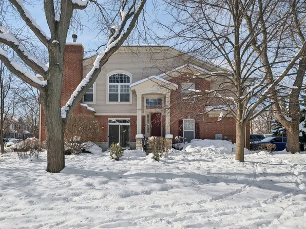 2750 Langley Cir, Glenview, IL 60026