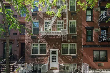 232 East 74th Street in Lenox Hill