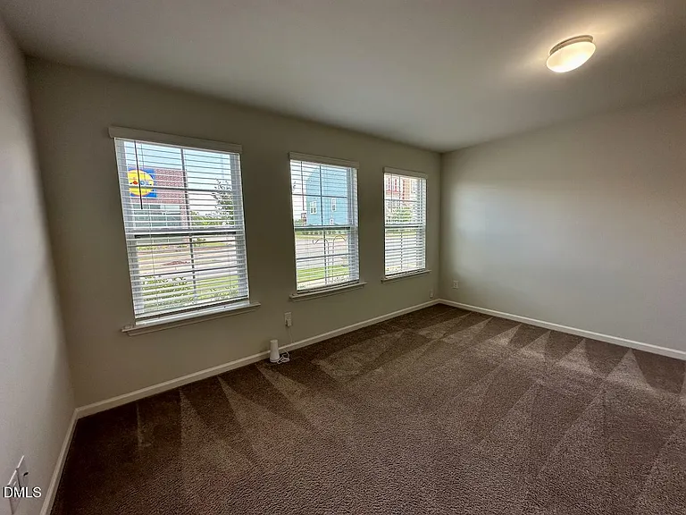 653 Grand Central Sta — Photo 5