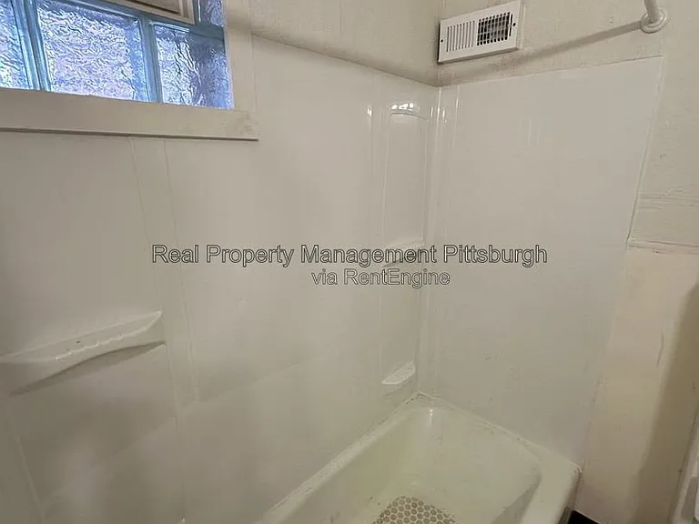 208 Rolfe St — Photo 12