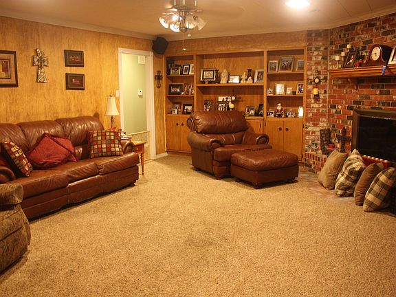 3rd image of 3107 Lawrence Ave