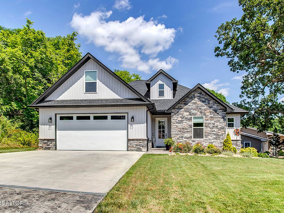 1st image of 141 Daleyuhski Way