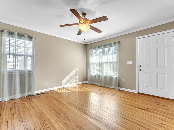 2nd image of 3610 King Ct SE