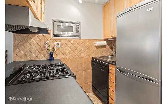 Rented by Douglas Elliman | media 3
