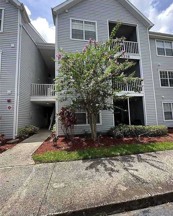 1218 Bermuda Lakes Ln #203