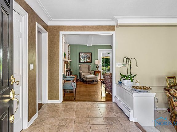 5th image of 6140 N Chanticleer Dr