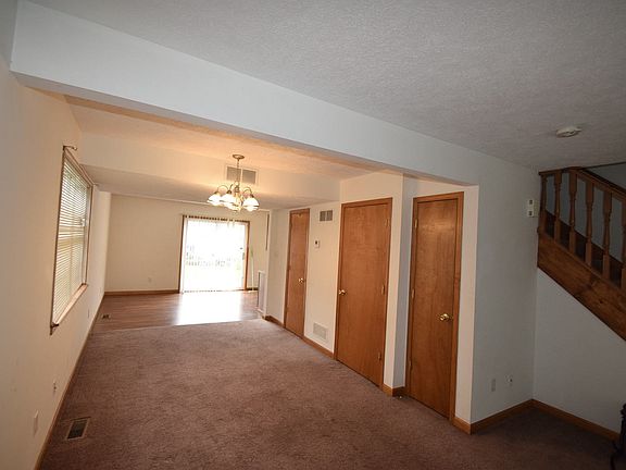 5th image of 673 Wood St